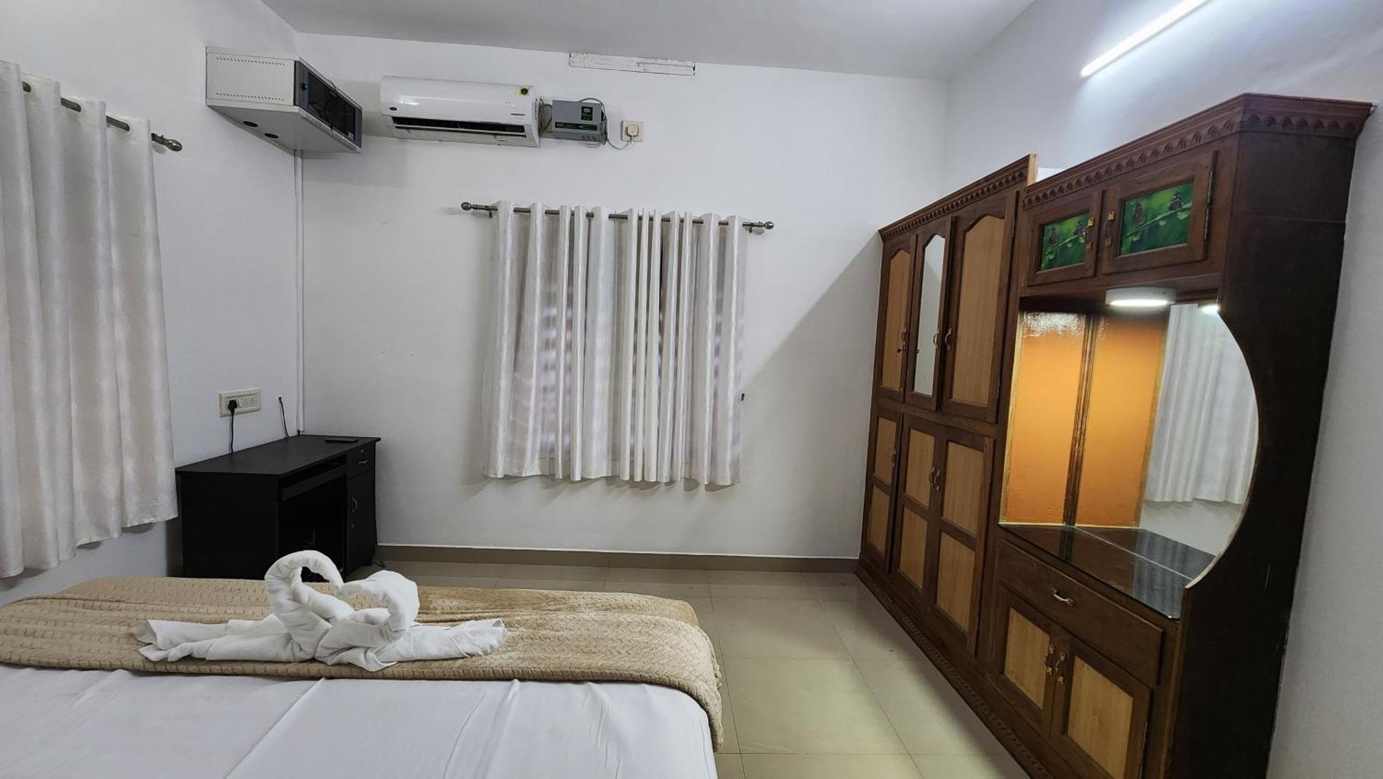 Ebs Guest House 니둠바서리 외부 사진