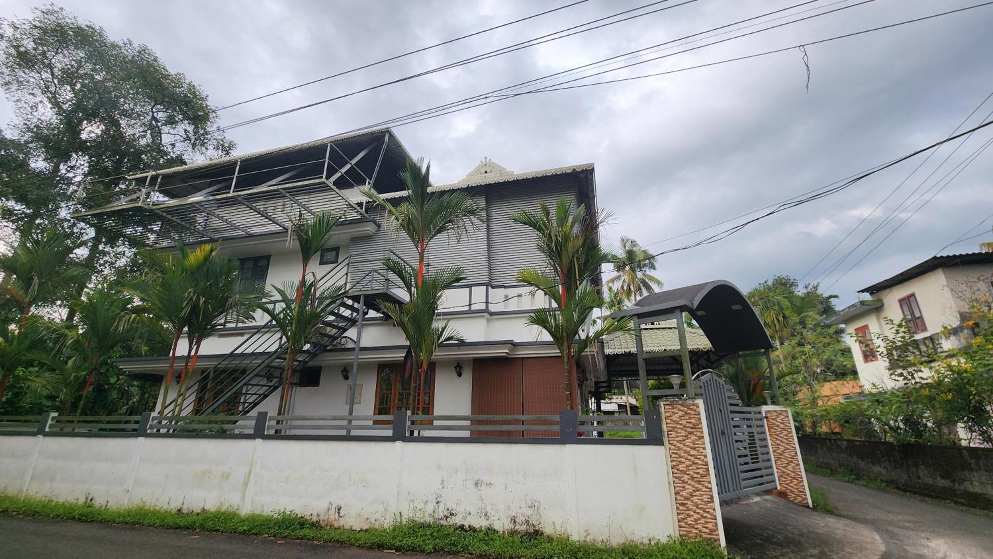 Ebs Guest House 니둠바서리 외부 사진